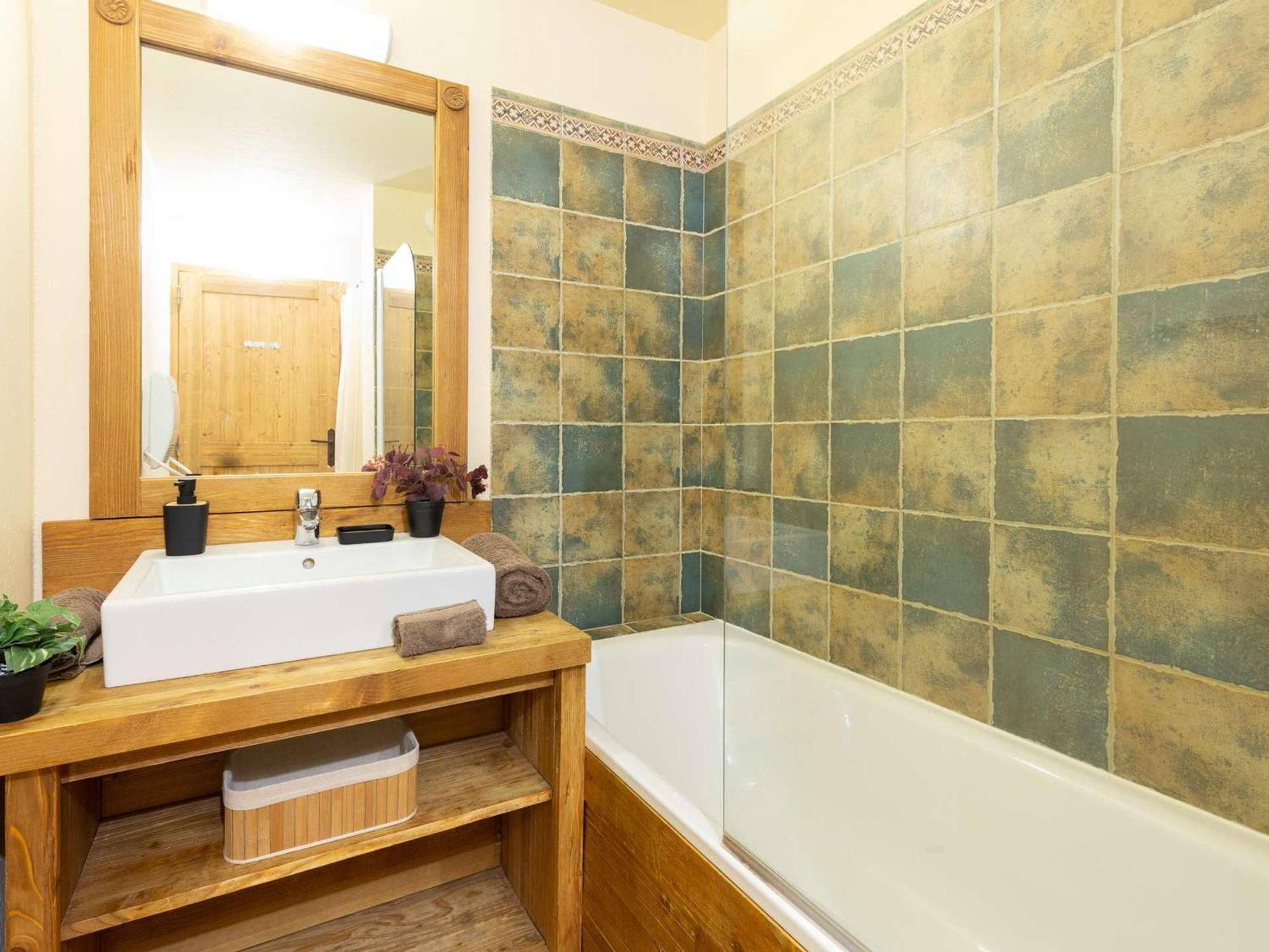 Appartement De 70 M² Au Centre-Ville Avec Piscine, Hammam, Sauna Et Balcon Bien Expose - Fr-1-296-392 سانت لاري سولون المظهر الخارجي الصورة